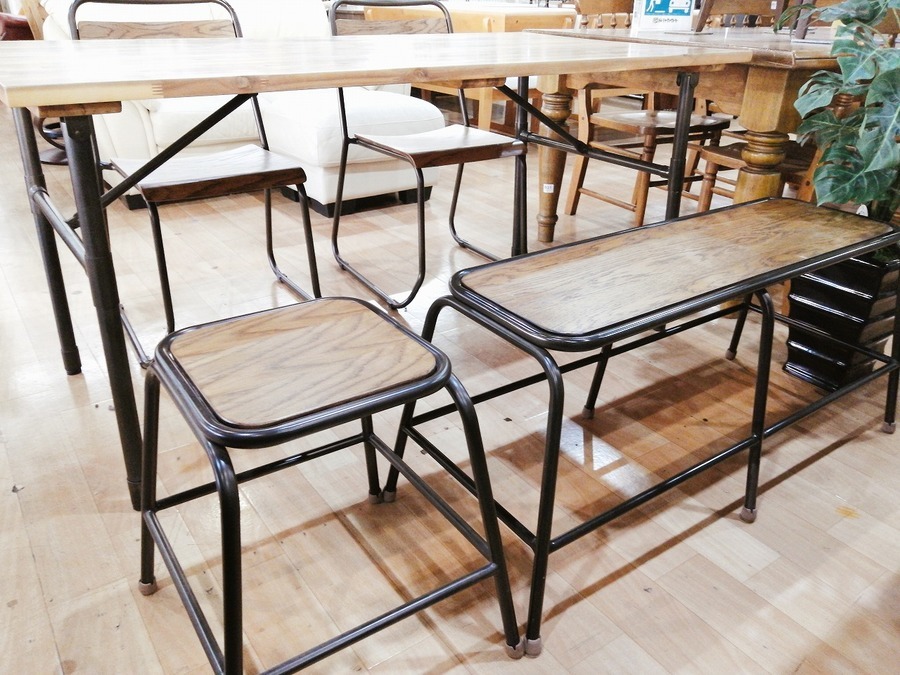 UNICO(ウニコ) LABORA(ラボラ)シリーズ！ダイニング5点セットが入荷