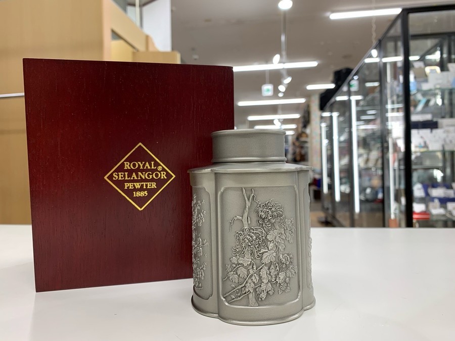 ROYAL SELANGOR PEWTER(ﾛｲﾔﾙ・ｾﾗﾝｺﾞｰﾙ・ﾋﾟｭｰﾀｰ)の茶筒が入荷！【幕張店