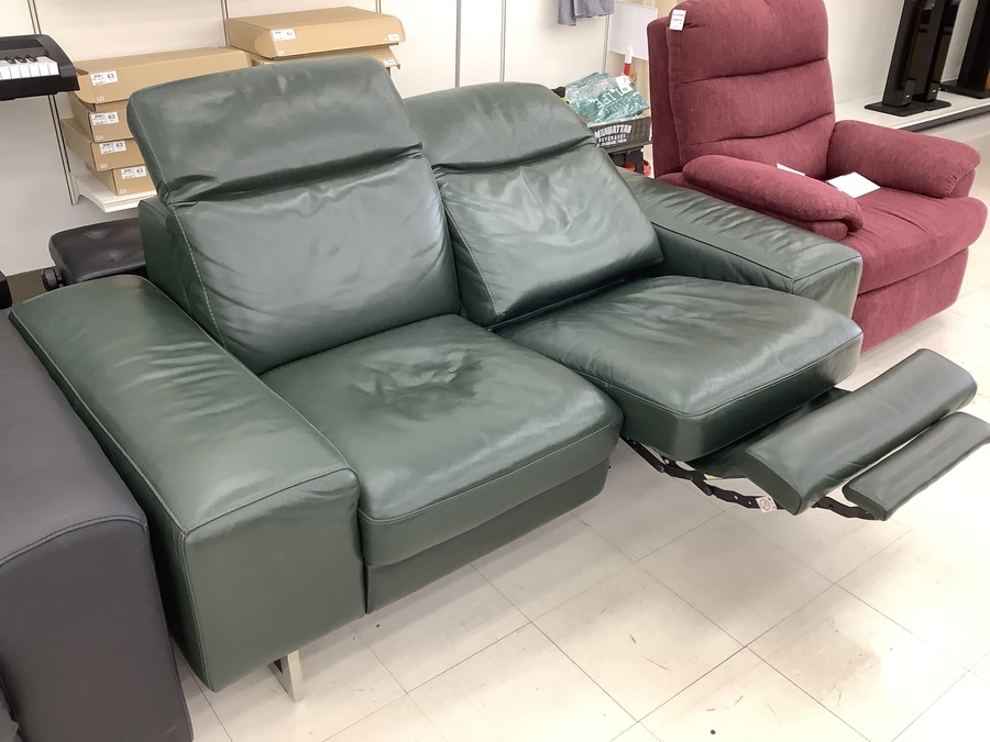 お値段見直しました！ Domicil (ドミシール) 電動リクライニングソファ