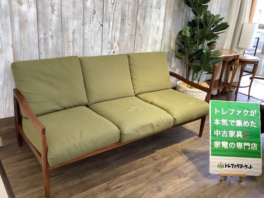 AMOCC（アモック）】ウォールナット無垢材使用のシンプルな3人掛け