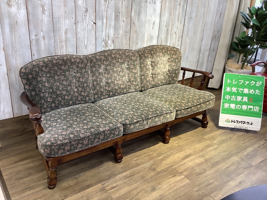 karimoku（カリモク）】昔から変わらないデザイン。コロニアルの3人