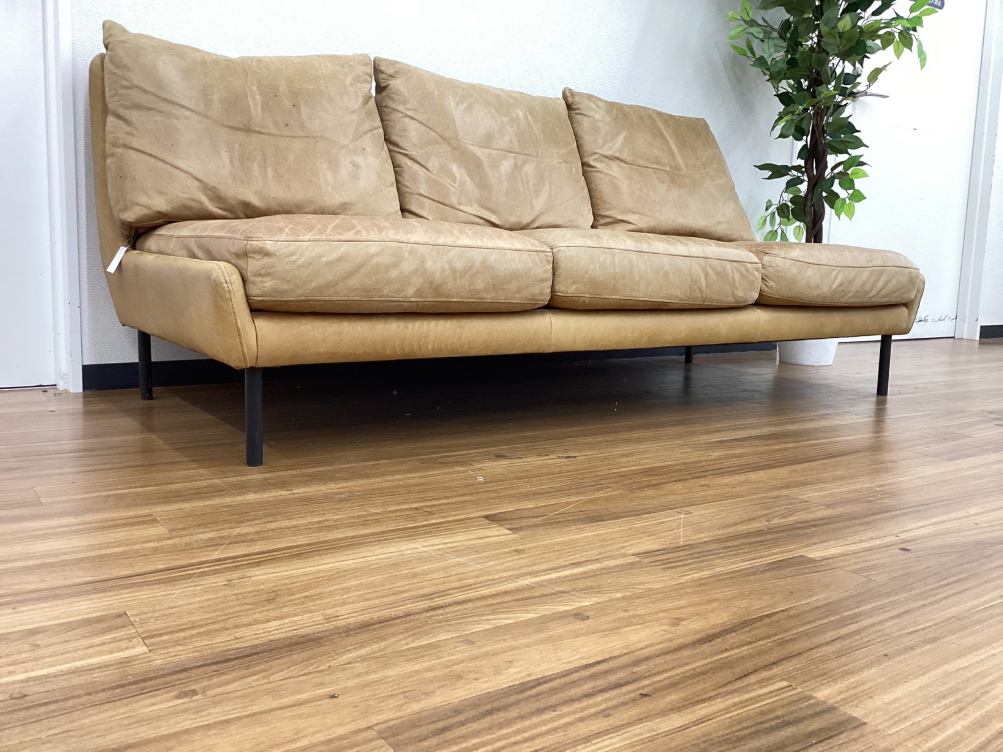 お値段見直しました！ unico（ウニコ）HOXTON （ホクストン）3人掛け