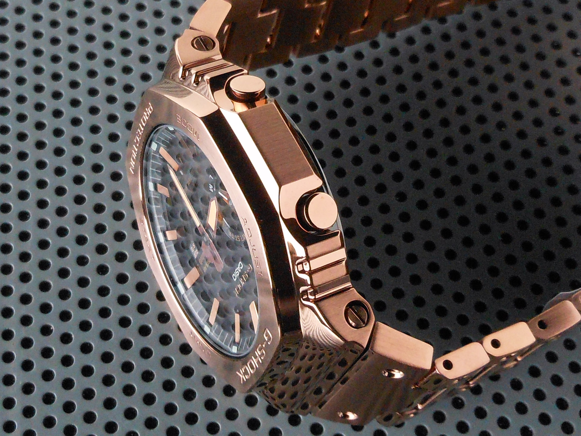 GM-B2100＞フルメタル／ピンクゴールド | 静岡の宝石・時計専門店 内山