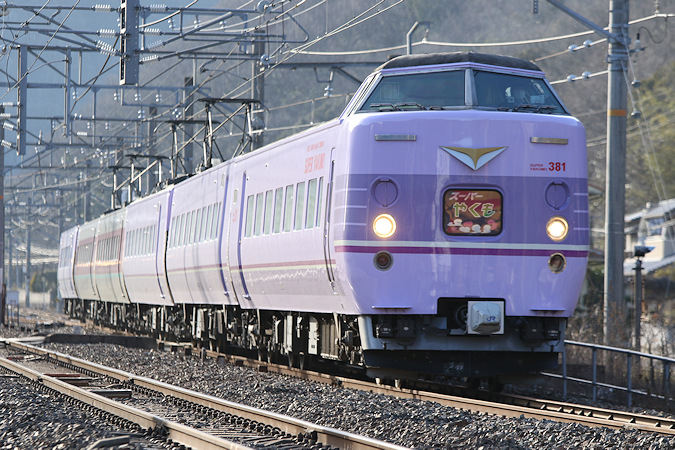 381系6連+6連 多客期編成12両セット 381系スーパーやくも編成が混色6連