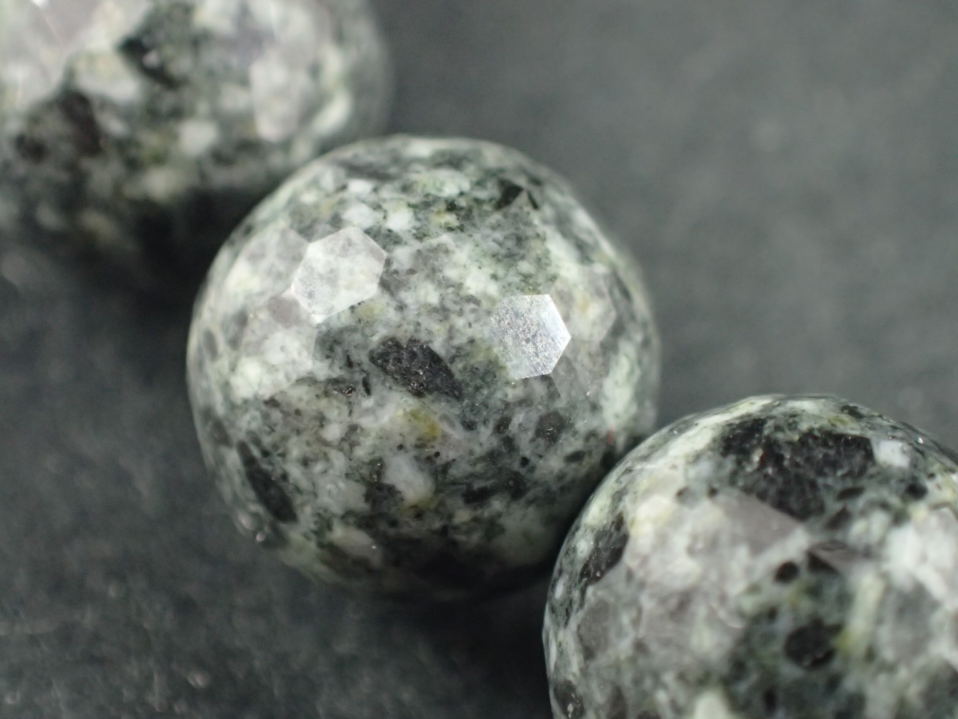 最高品質とおのの銘石（岩手県遠野産） ブレスレット ｜石の販売専門店