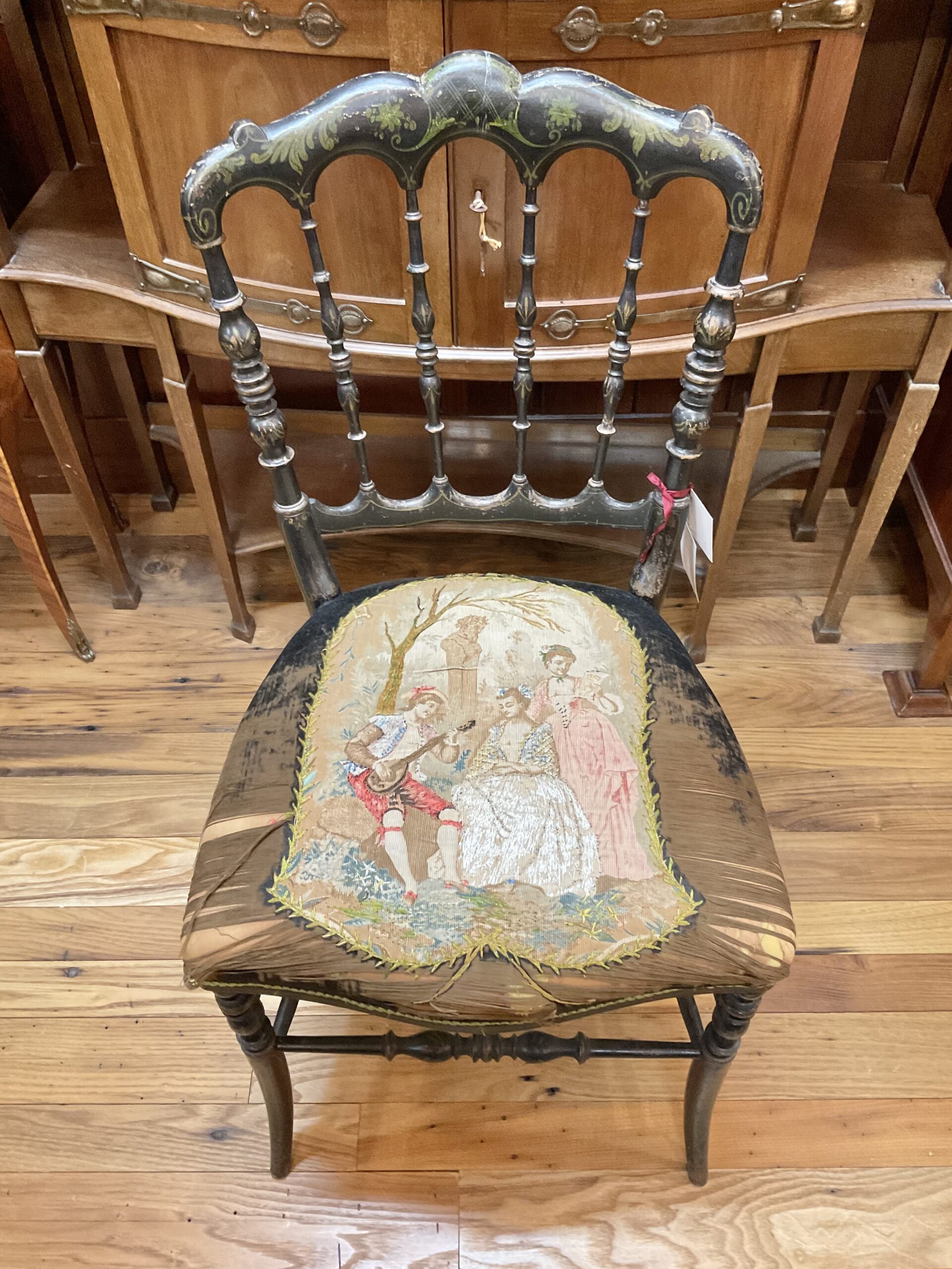 貴族の刺繍チェア - 広島のアンティーク・輸入家具やカーテンならVide