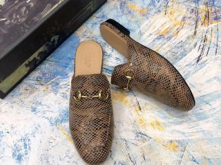 グッチ〔プリンスタウン〕 エンブロイダリー スリッパ 牛革（濃い蛇柄