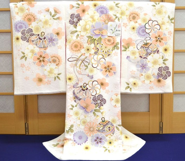 お宮参り 赤ちゃん着物 女の子 産着 花車 刺繍 総花柄 白地 om-l-558