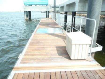 ピアポンツーン 【板張り桟橋】 PIA PONTOON | ヨッティングワールド