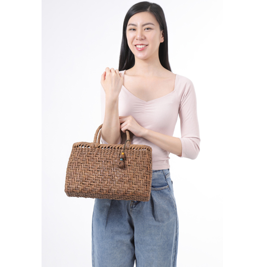 長野県大町市の山葡萄籠工房｜天然山葡萄籠の本格専門店