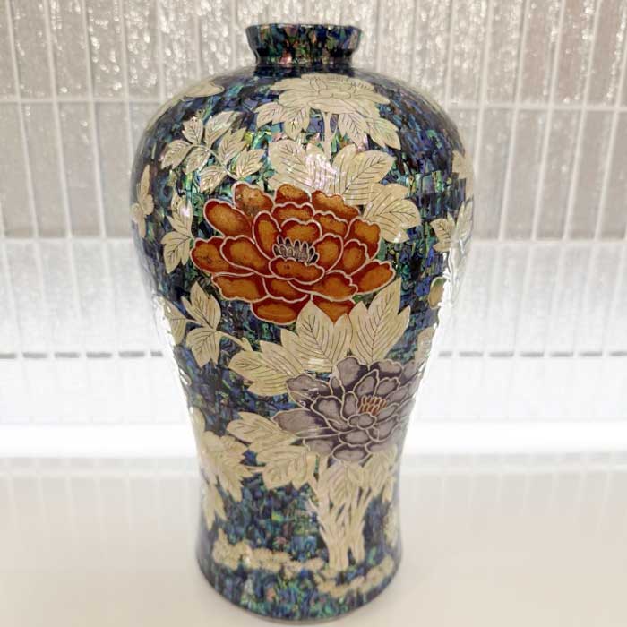 牡丹と蝶 螺鈿装飾のファビョン 花瓶 花器・陶磁器 夢市場本店【韓国