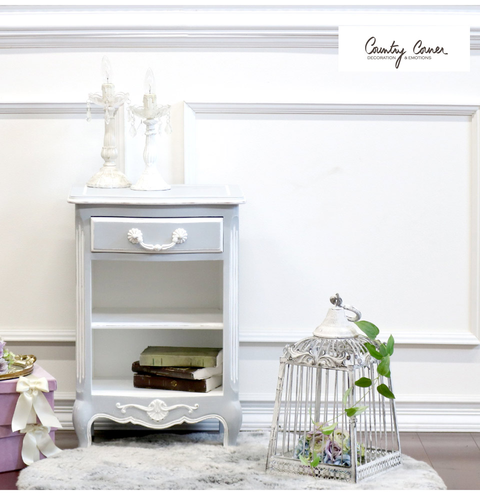 カントリーコーナー（Country Corner) グスタビアン ナイトテーブル