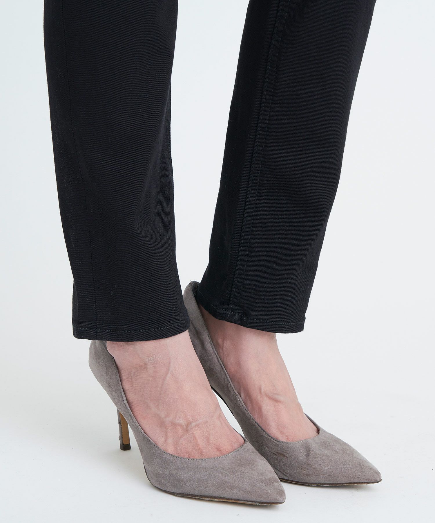 スリムテーパード