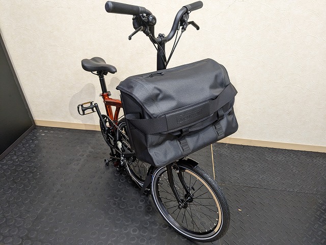 BROMPTON】軽くて完全防水！出張にも使いやすいフロントバッグあります