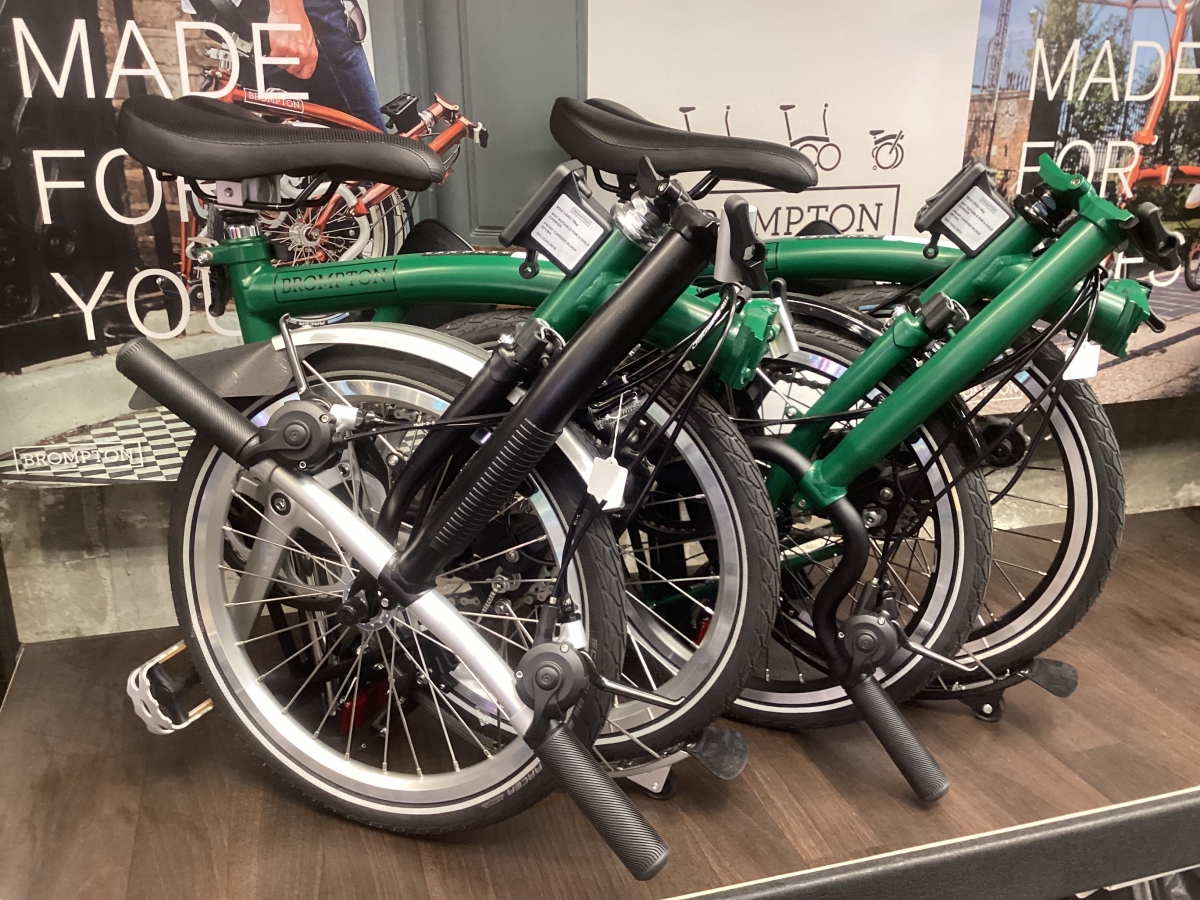 BROMPTON のRACING GREENがドロップアウトします…購入を検討されている