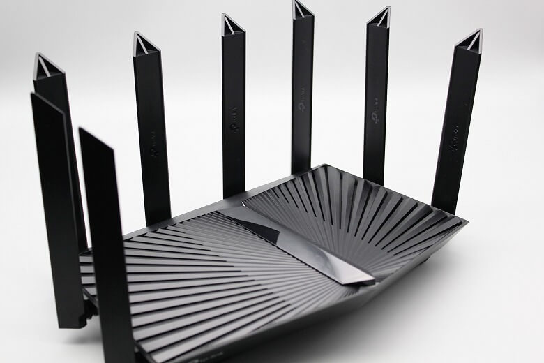 Archer AX90 レビュー】トライバンド対応で8つのアンテナが特徴的な