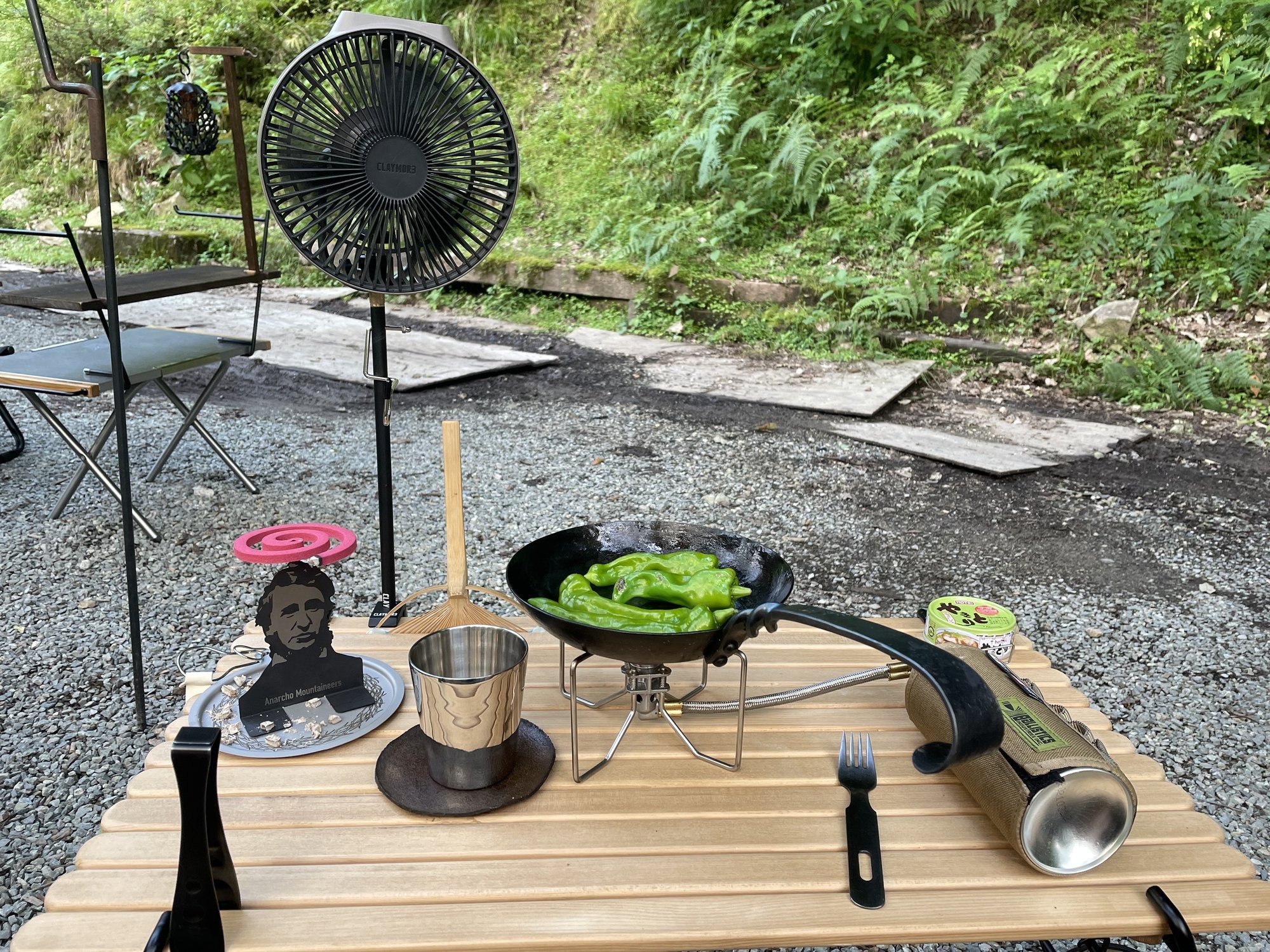 LEDランタンに続いてランタンハンガー!! | 神戸市西区のキャンプ専門