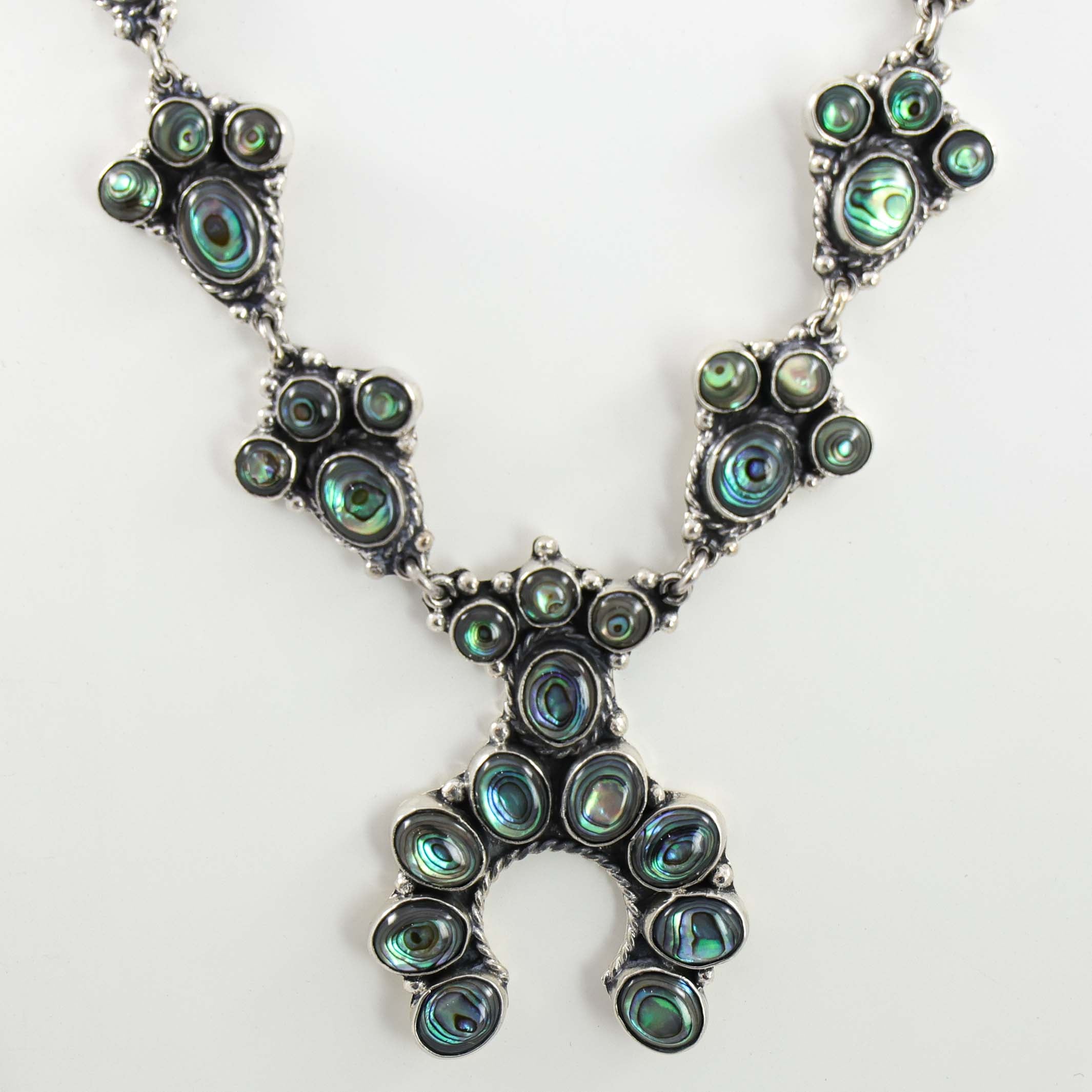 スカッシュ ブロッサム ネックレス – Garland's