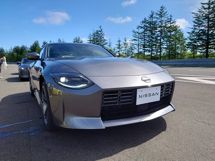 新型フェアレディZを日産テストコースで試乗…安東弘樹連載コラム