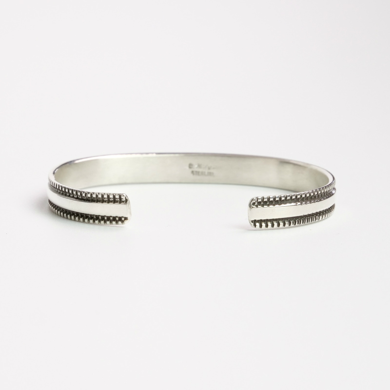 ◇sizeM ブルースモーガン チゼルワーク バングル｜マライカ公式通販