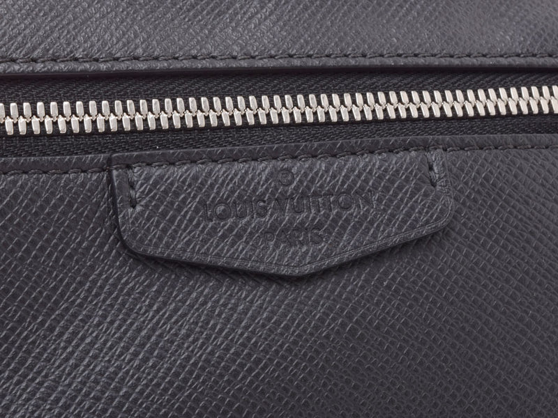 ルイヴィトン タイガ アウトドアメッセンジャーPM 黒 M33435 メンズ 本