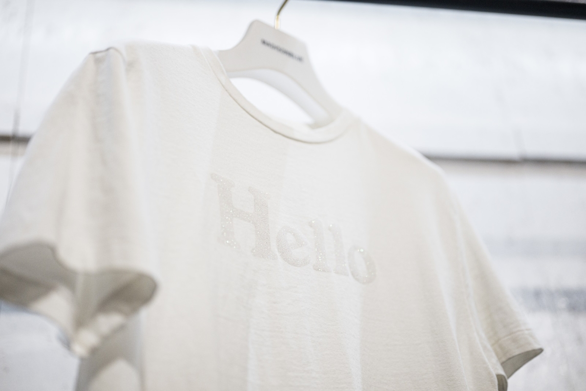 MADISONBLUEのあの大人気Tシャツに10周年記念限定バージョンが！ | GINGER