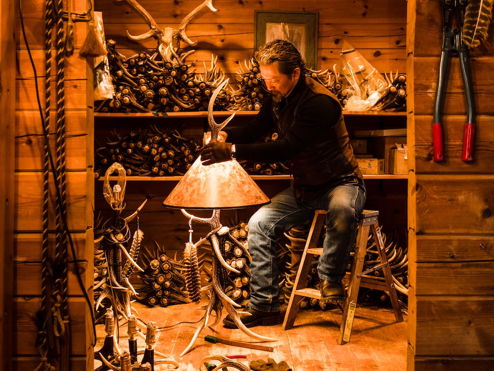 北海道の大自然を暮らしに添える珠玉の蝦夷鹿クラフト「DEER HORN