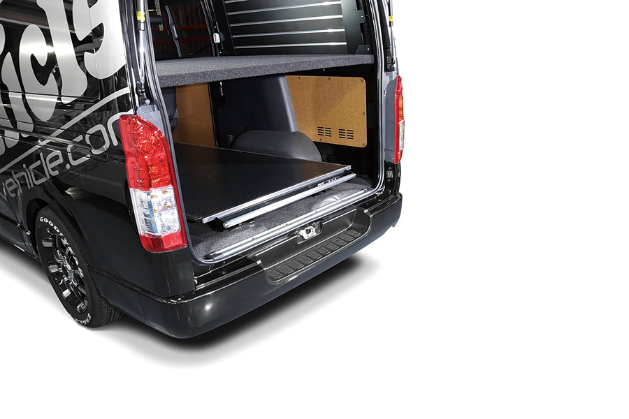 ハイエース200系 専門店 ユーアイビークルのハイエース スライドフロア