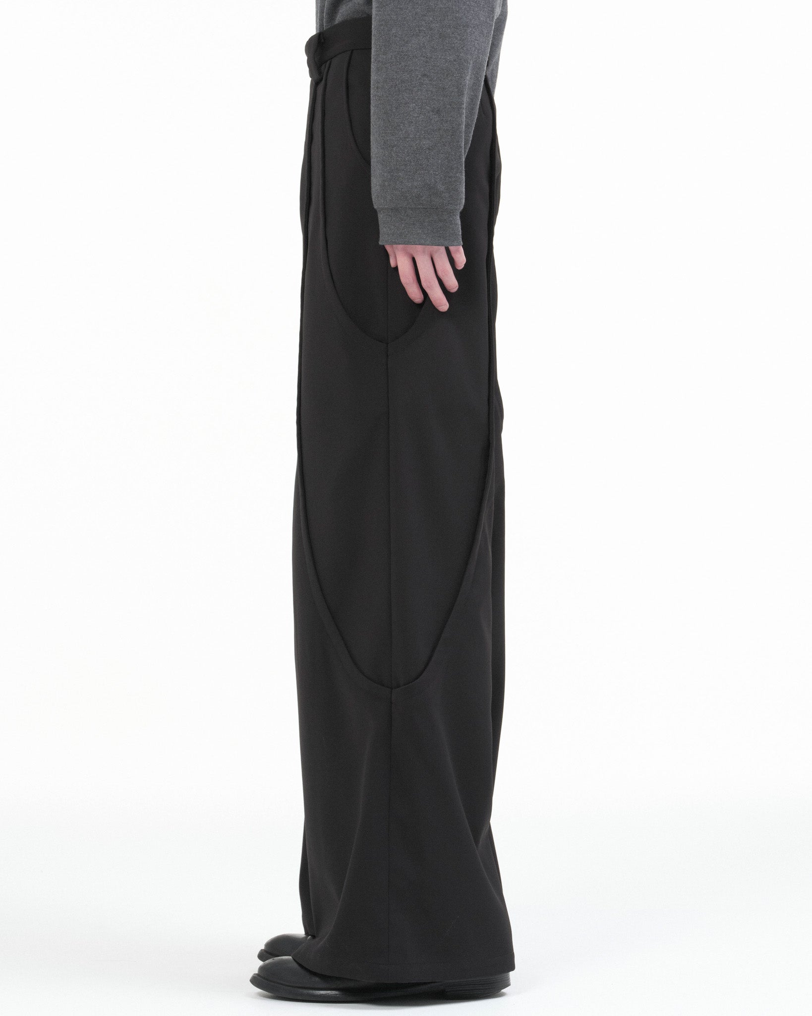 TUCK WIDE PANTS – GOAT ESSENCE