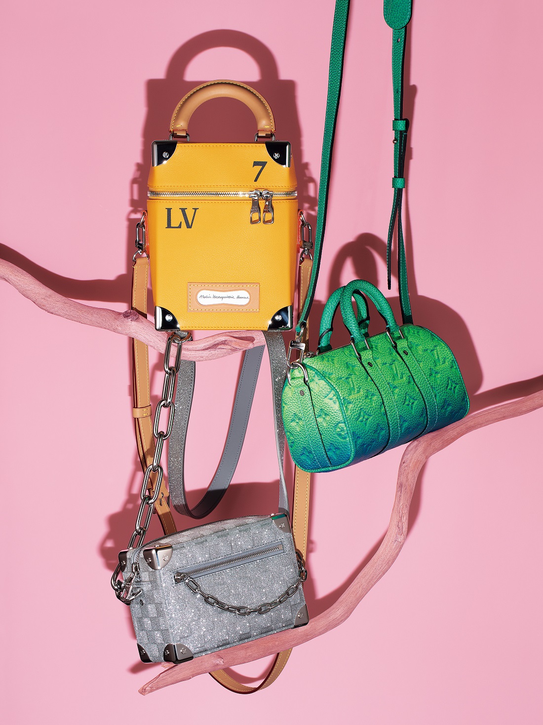 シャレ感×高級感で大人の遊び心を見せつける！ ルイ・ヴィトンのミニ
