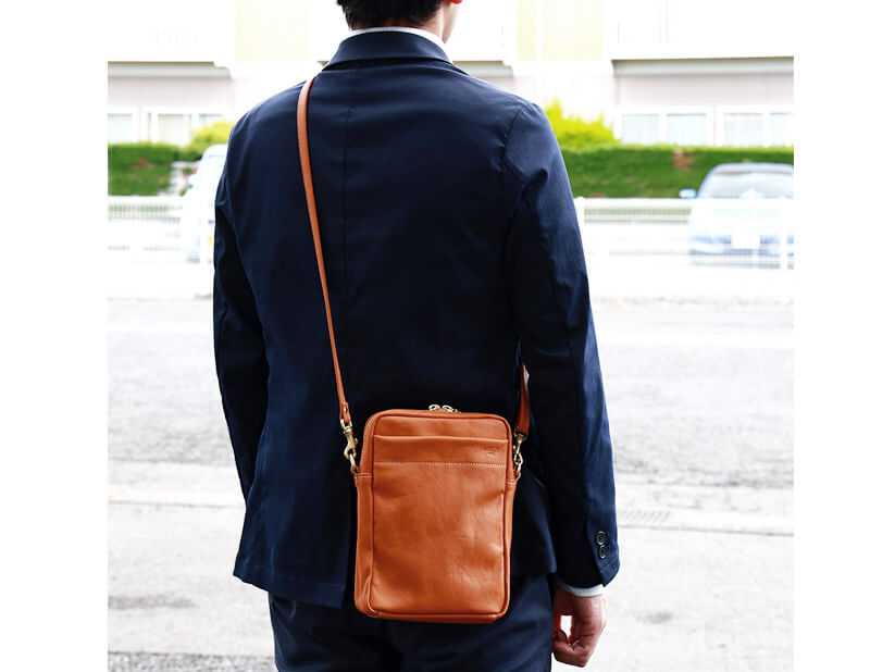 500ml ペットボトルが入るショルダーバッグが便利！