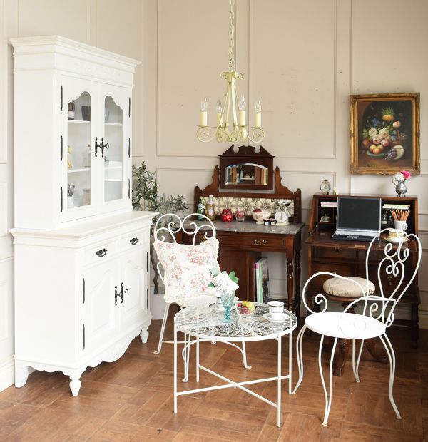 フランスのおしゃれなチェア、背もたれのデザインが可愛いアンティーク