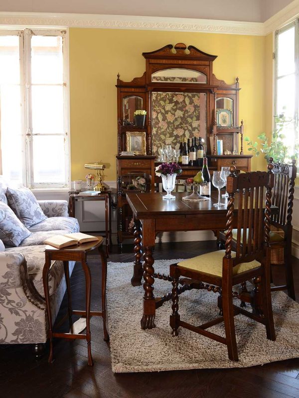 イギリスのアンティーク家具、ローズウッド材を使った豪華なパーラー