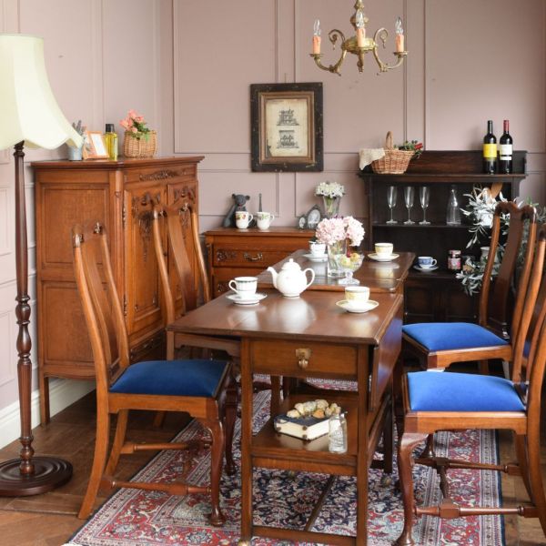 英国のアンティーク家具、扉の収納が付いたオープンタイプのブック