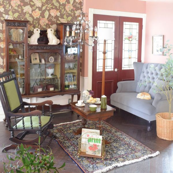 ビクトリアン期に流行したマントルピースに乗せた置物、大きな目の