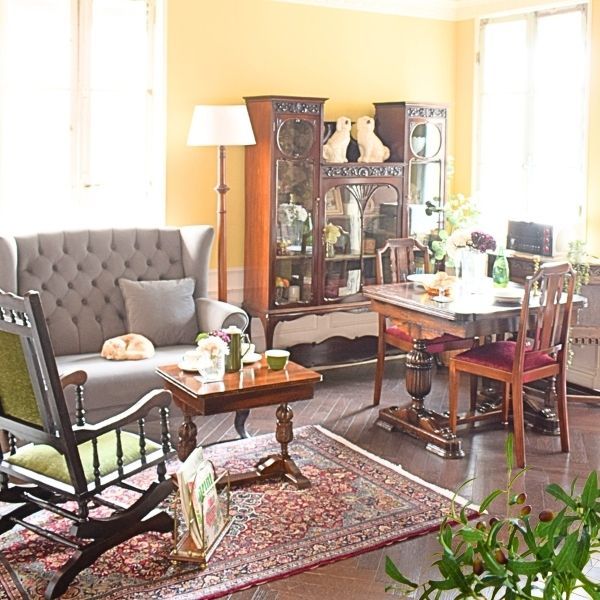 ビクトリアン期に流行したマントルピースに乗せた置物、大きな目の