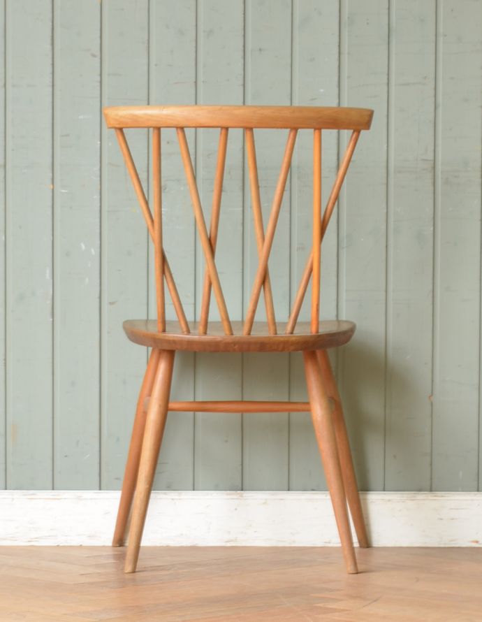 アーコールのエックスバックチェア（カスタード色・ハの字H脚・丸型座