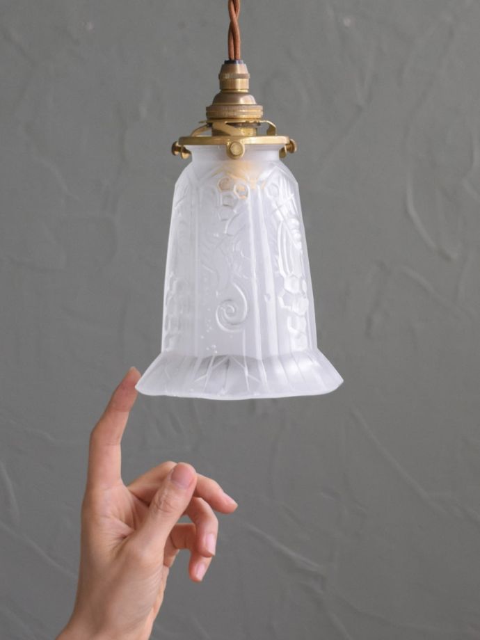 アンティークのペンダントライト、葡萄の模様のガラスシェード(k-5065