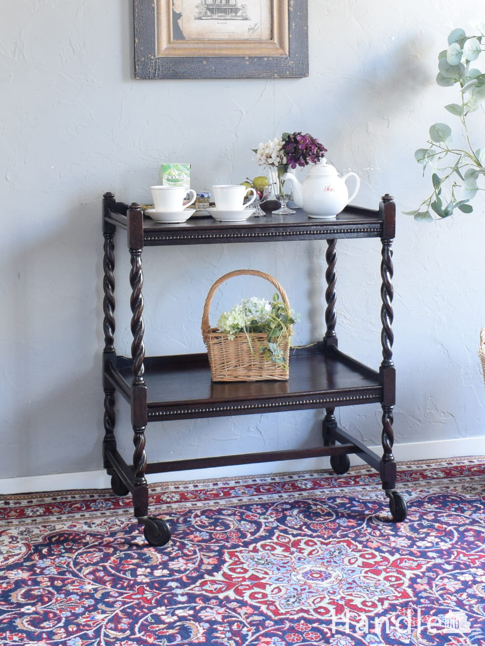 ミッドセンチュリースタイルのカッコいいワゴン、北欧スタイルの