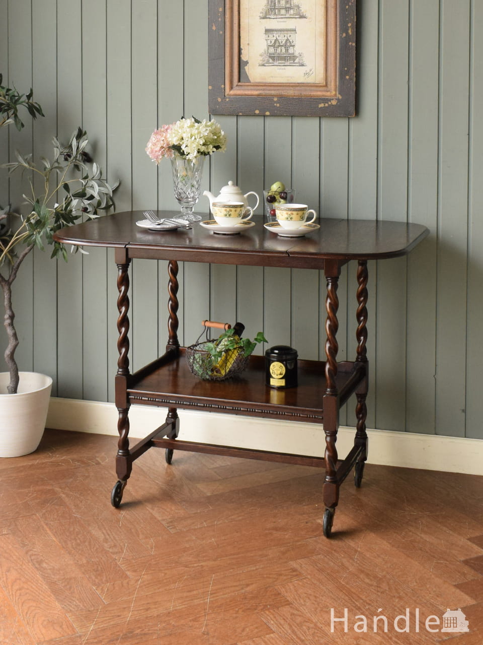 英国アンティークのおしゃれなキッチンワゴン、扉収納付きの便利な