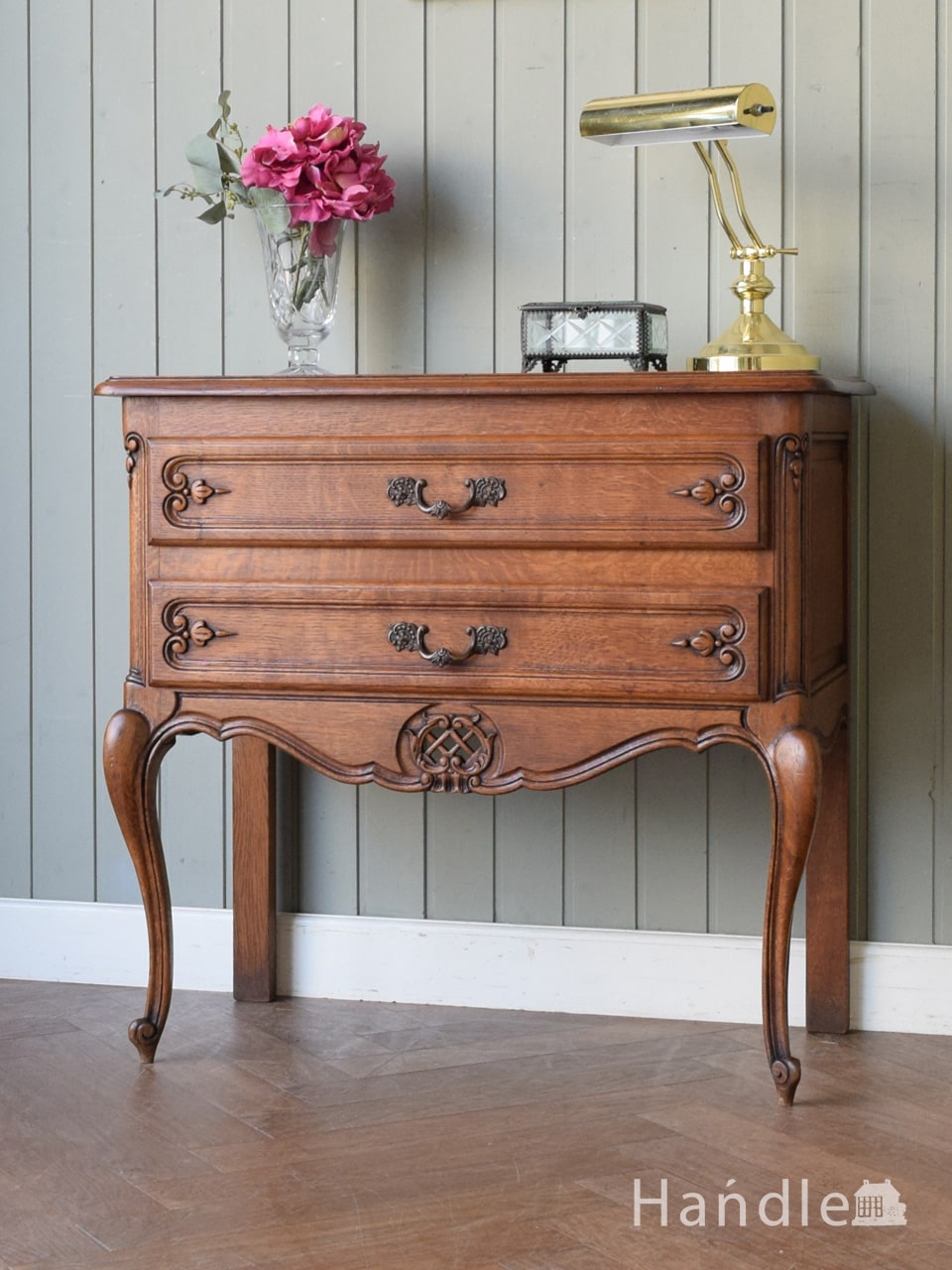 フランスのアンティーク家具、猫脚の美しいリビングチェスト (j-2767-f