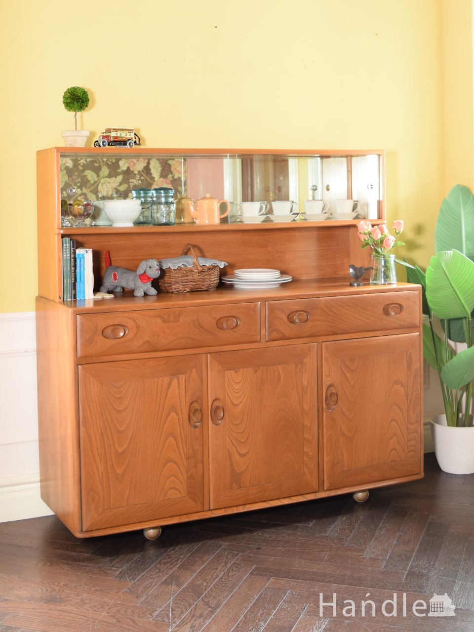 アーコール（ERCOL）社のビンテージサイドボード、北欧スタイルの