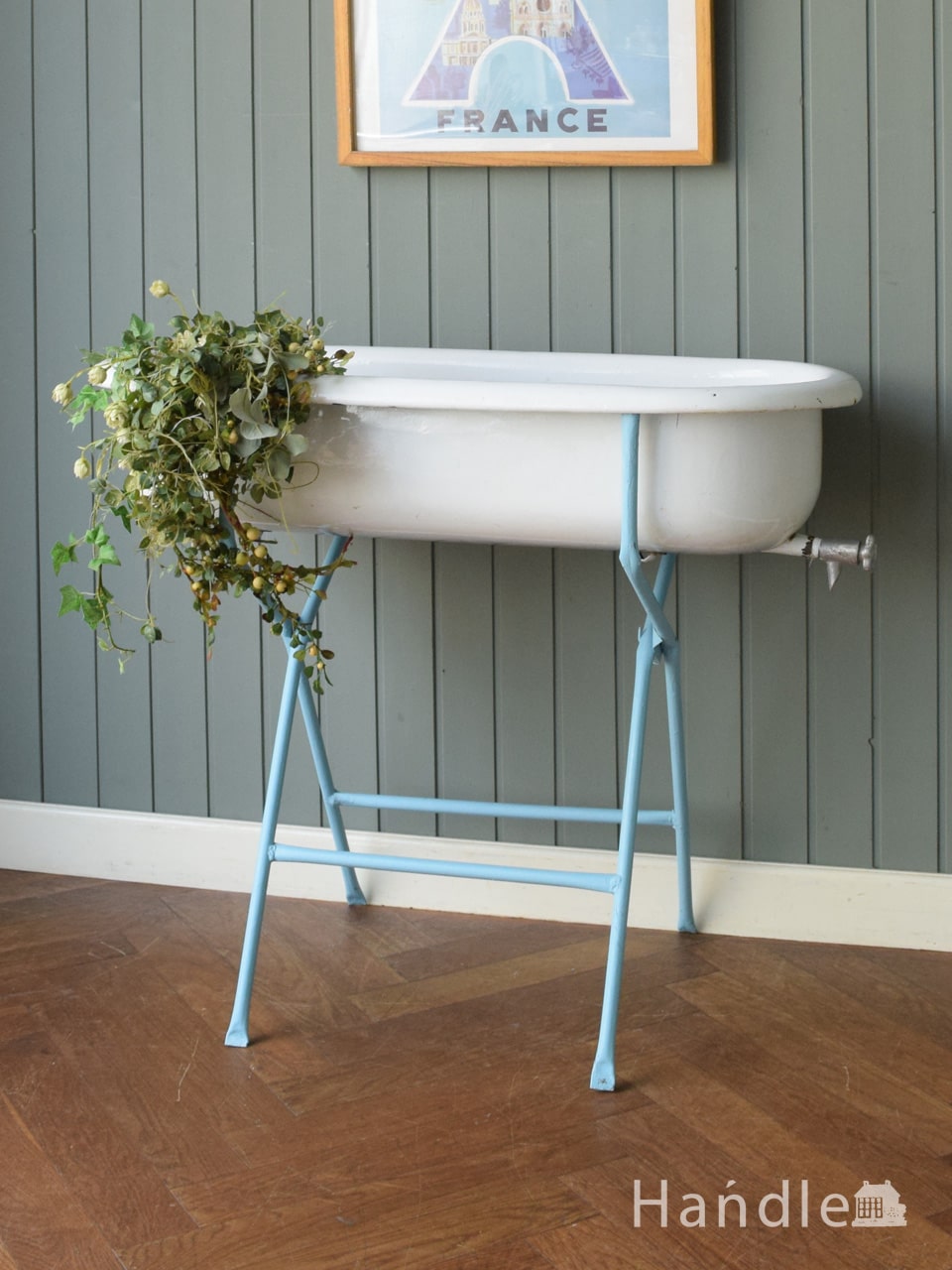 フランスから届いたベビーバス、アンティークのガーデニング用品(d