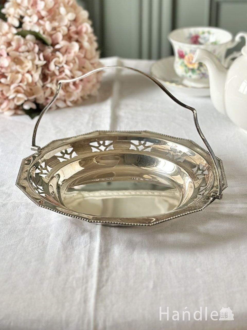 イギリスから届いたおしゃれなフラワーバスケット、アンティークの花