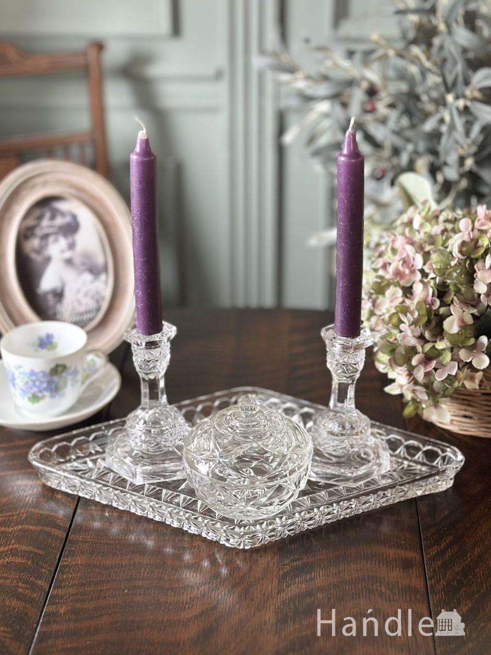 アンティークのミルクガラスの燭台、ホブネイルのキャンドルスタンド(m