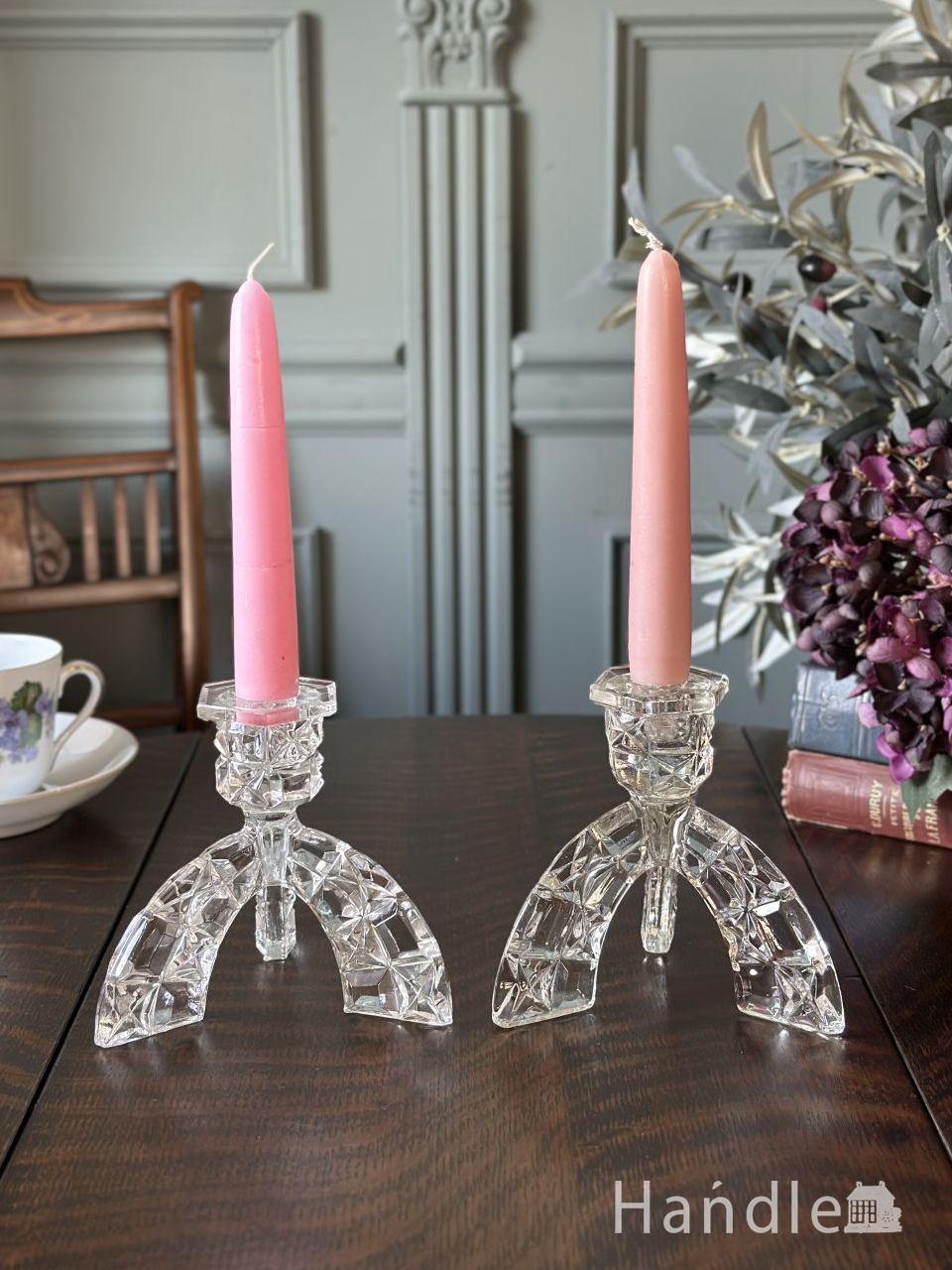 イギリスのアンティークのおしゃれな燭台、ツイスト模様が美しい真鍮製