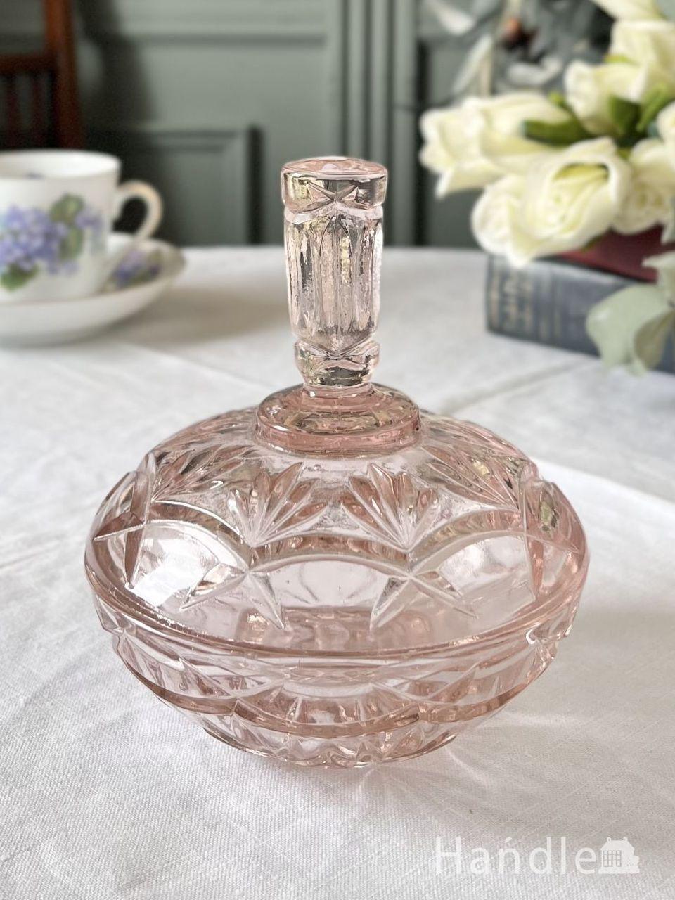 葉っぱの模様が型押しされたアンティークガラスのおしゃれなケース(pg