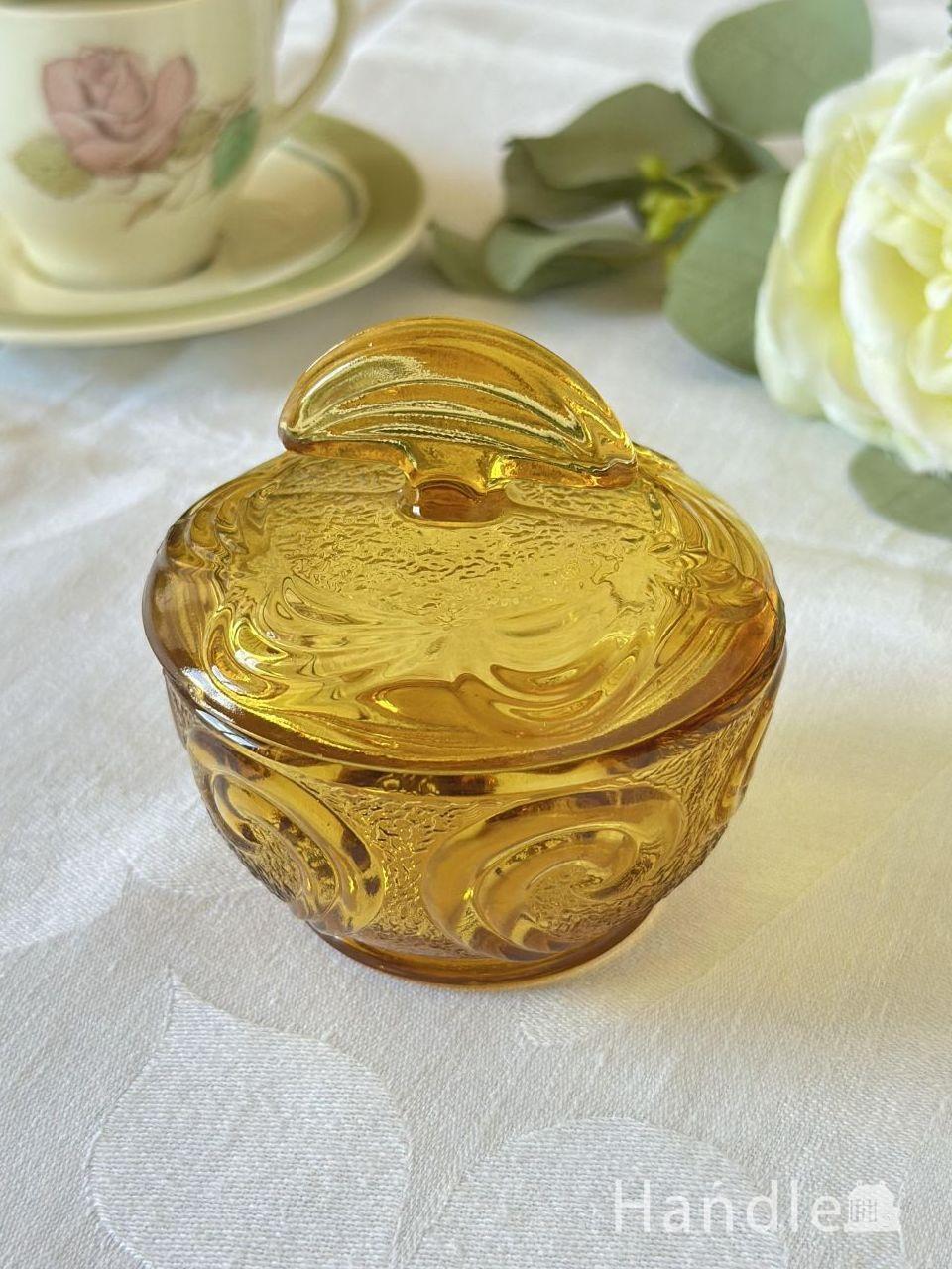 英国アンティークのガラス雑貨、プレスドグラスのアンバー色の