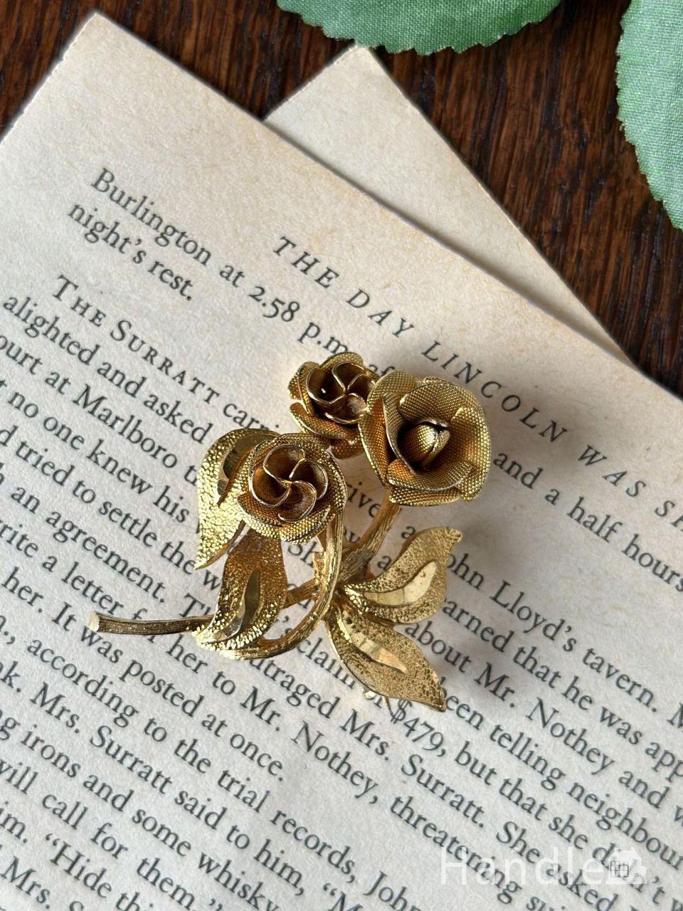 イギリスで見つけたバラのフォルムがおしゃれなヴィンテージブローチ(m