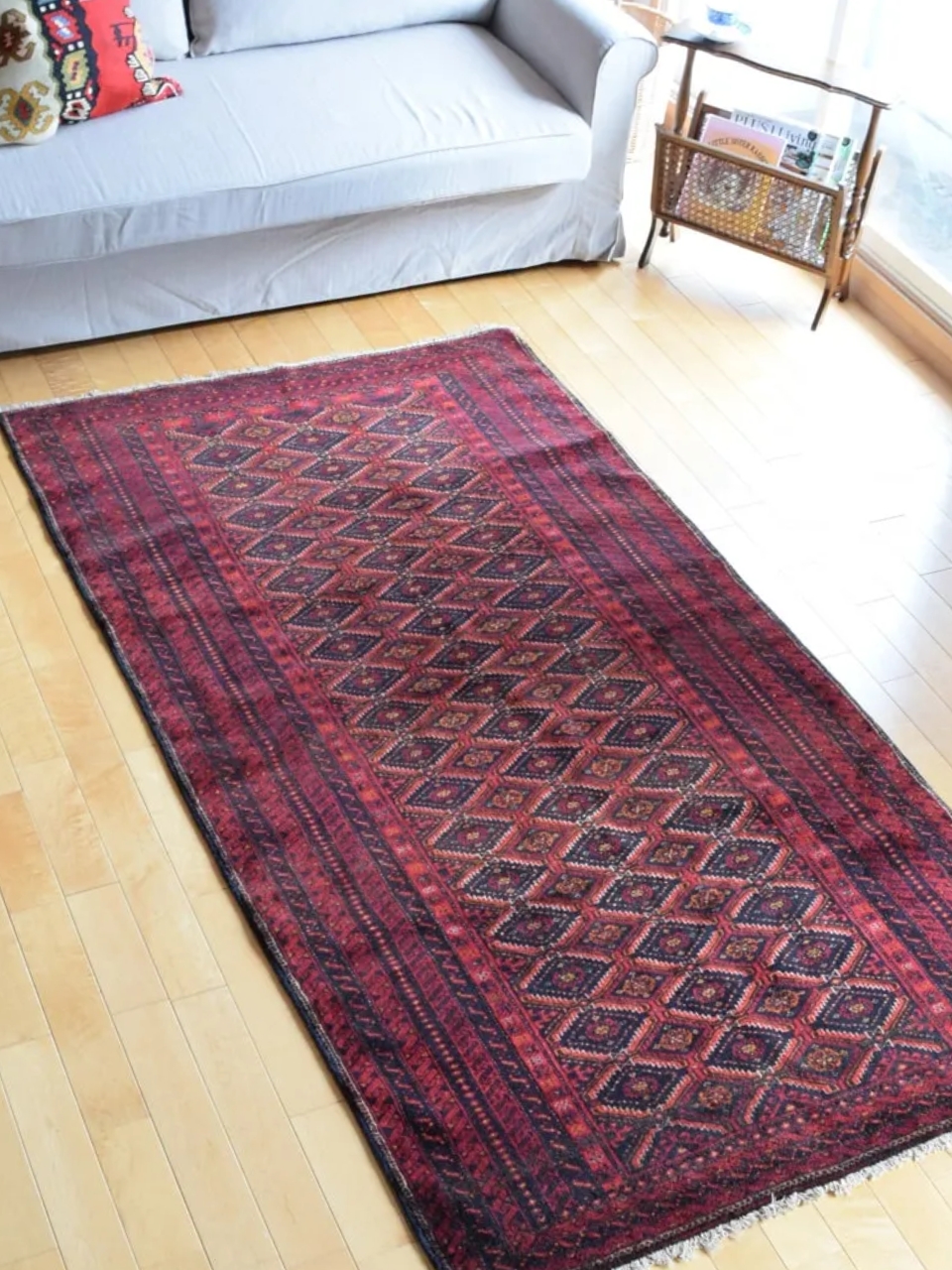 美しい色に変化したトライバルラグ、ミフラーブ×ランプの模様の